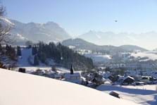 Winterspaziergang zum Berghofer Wald - mit Blick auf den Ortsteil Berghofen.