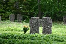Auf dem Ehrenfriedhof im Schwäbele Holz.