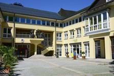 Rathaus Sonthofen mit Rathausplatz.