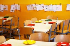 kindergarten_tische_pixabay_800x530.jpg