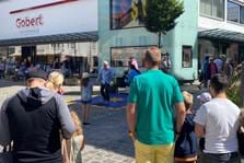 Tennis Jongleur Daniel Hochsteiner begeisterte mit seiner Jonglage-Kunst in der Fußgängerzone