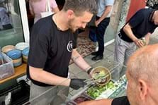 Die gesunden und leckeren Bowls stellte PitBowl frisch vor Ort zusammen